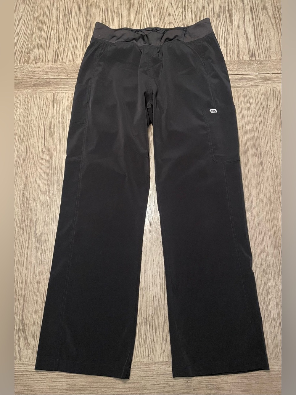 Elevate by IRG women’s scrub pants, black, medium